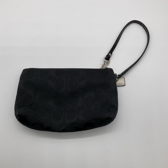 ❌⭕️❌SOLD❌⭕️❌COACH BLACK CANVAS WRISTLET POUCH - Picture 2 of 6